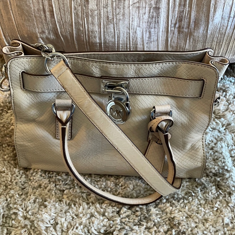 Michael Kors Hamilton E/W Satchel in Dove White